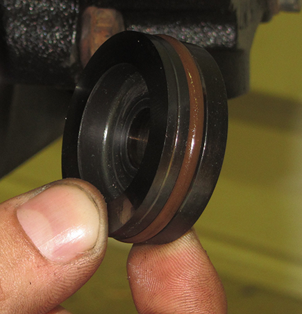 _Graphics/Web/Splitter Cylinder Assembly Step 3.png